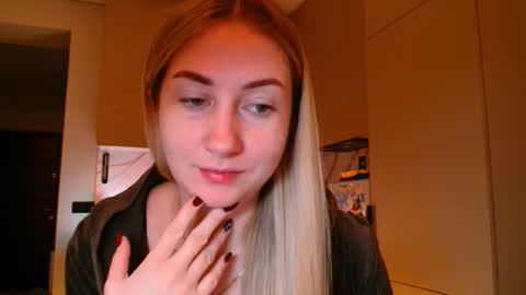  Kira  online show from January 19, 2026, 6:28 am