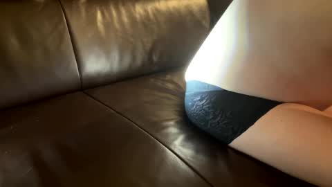 tall_shy_kitty online show from February 15, 2026, 2:08 am