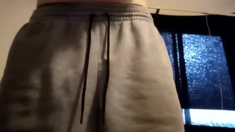 Snapshot of talllighthandsom chatting on December 22, 2024, 8:47 pm talllighthandsom online show from December 22, 2024, 8:47 pm