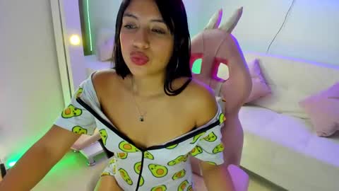 Snapshot of tamara_marquez chatting on February 7, 2025, 10:08 am SOFIA online show from February 7, 2025, 10:08 am
