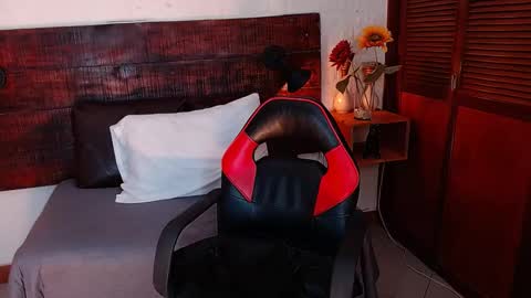    online show from December 9, 2024, 6:25 pm