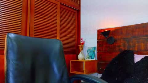 Snapshot of tamara_sanz1 chatting on September 19, 2025, 5:46 pm    online show from September 19, 2025, 5:46 pm