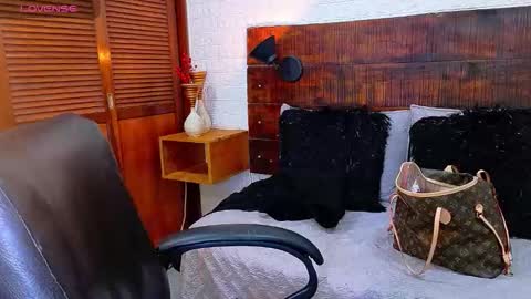 Snapshot of tamara_sanz1 chatting on September 28, 2025, 4:34 pm    online show from September 28, 2025, 4:34 pm