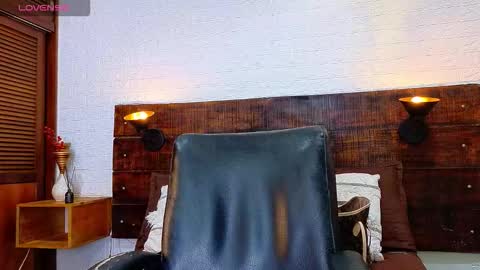 Snapshot of tamara_sanz1 chatting on October 5, 2025, 12:03 pm    online show from October 5, 2025, 12:03 pm