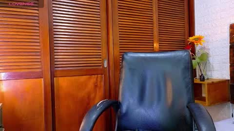 Snapshot of tamara_sanz1 chatting on October 26, 2025, 10:54 am    online show from October 26, 2025, 10:54 am