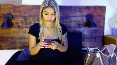 Snapshot of tamara_sanz1 chatting on April 12, 2026, 9:58 am online show from April 12, 2026, 9:58 am