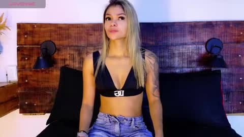 Snapshot of tamara_sanz1 chatting on May 1, 2026, 10:53 am online show from May 1, 2026, 10:53 am