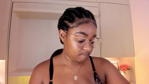 Tami online show from November 3, 2025, 7:37 pm