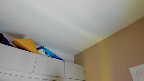 Tami online show from November 17, 2025, 12:00 pm