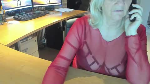 Snapshot of tammy4camfun chatting on February 11, 2026, 9:03 am Tammy online show from February 11, 2026, 9:03 am