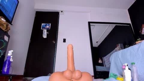   online show from October 28, 2025, 3:43 am