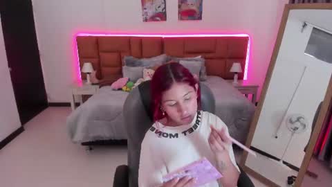 Snapshot of tamy_edwards chatting on June 18, 2026, 7:18 pm Tamy online show from June 18, 2026, 7:18 pm