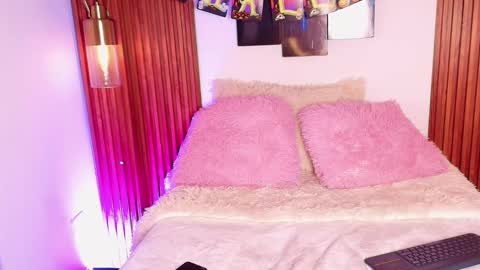 Snapshot of tamyblue_ chatting on October 23, 2025, 2:05 pm  BLUE  online show from October 23, 2025, 2:05 pm