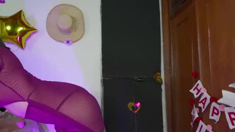 Snapshot of tamyeliot chatting on September 26, 2025, 4:27 am Tamy online show from September 26, 2025, 4:27 am