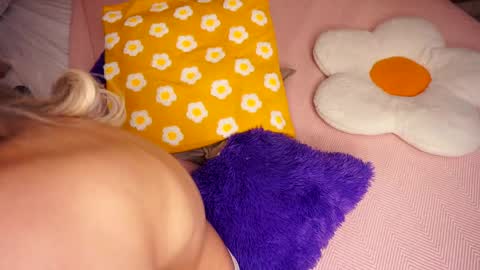 Leila night Mia day online show from February 6, 2025, 10:43 pm