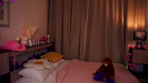 Leila night Mia day online show from March 2, 2025, 7:23 pm