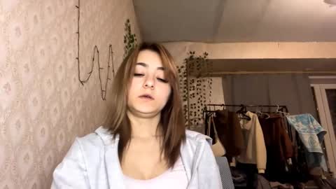 Snapshot of tangelafritts chatting on February 6, 2026, 3:59 pm Mika online show from February 6, 2026, 3:59 pm