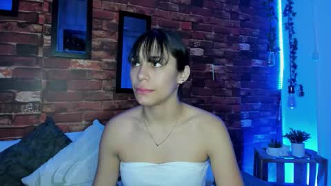 tania06 online show from September 14, 2025, 1:10 pm