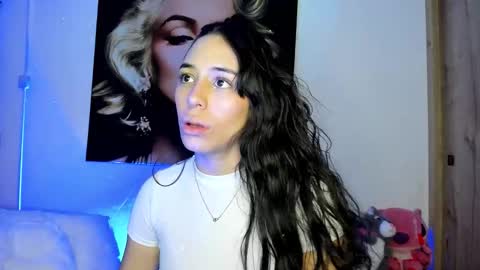 tania06 online show from November 18, 2025, 2:43 pm