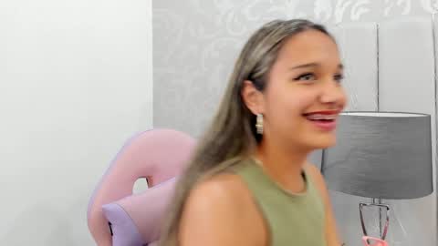 TaniaCarter online show from February 3, 2025, 6:17 pm