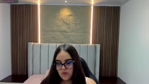 Snapshot of taniaconnor chatting on February 17, 2026, 3:36 am TANIA online show from February 17, 2026, 3:36 am