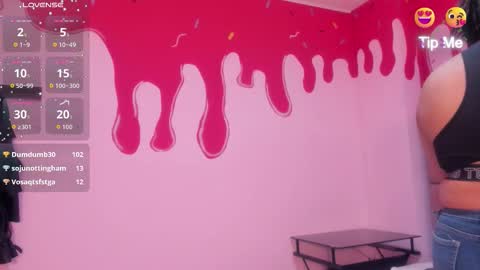 Snapshot of taniajhons chatting on October 31, 2025, 1:50 am TaniaJhons online show from October 31, 2025, 1:50 am