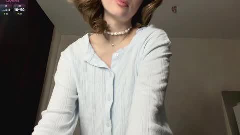 Mia online show from April 9, 2026, 1:27 am