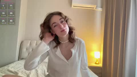 Mia online show from April 12, 2026, 1:54 am