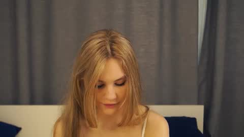 Naomi online show from September 12, 2025, 7:08 am
