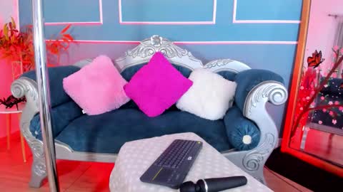 Snapshot of tarataylorr chatting on March 12, 2026, 4:18 am Tara online show from March 12, 2026, 4:18 am