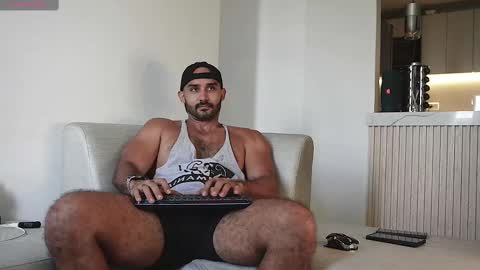 Snapshot of tarek_dan chatting on September 30, 2025, 6:57 pm Tarek online show from September 30, 2025, 6:57 pm