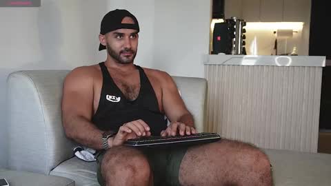 Snapshot of tarek_dan chatting on October 6, 2025, 8:50 pm Tarek online show from October 6, 2025, 8:50 pm