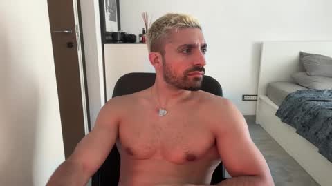 tarquit8 online show from September 20, 2025, 1:56 pm