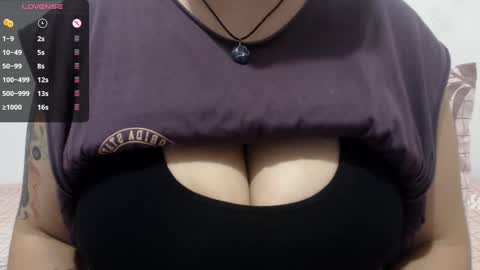Snapshot of tarrant_ chatting on March 9, 2025, 11:25 pm tarrant_ online show from March 9, 2025, 11:25 pm