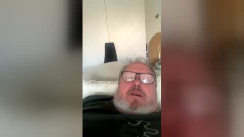 Snapshot of tarzan5462 chatting on February 15, 2026, 3:20 pm tarzan5462 online show from February 15, 2026, 3:20 pm