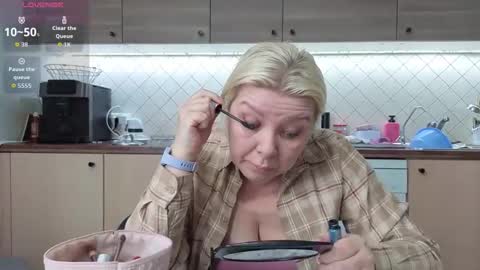 Snapshot of tasha__moon chatting on February 17, 2026, 8:00 am Tasha Moon online show from February 17, 2026, 8:00 am