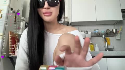 Viola online show from June 5, 2026, 1:23 am