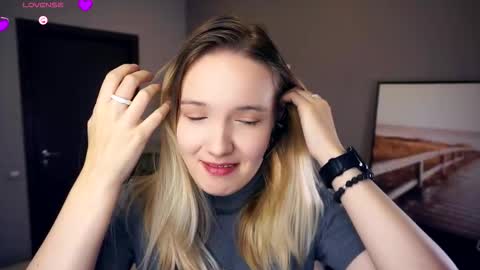 Snapshot of tashinapetitto chatting on September 30, 2025, 7:13 am Your Ressie online show from September 30, 2025, 7:13 am