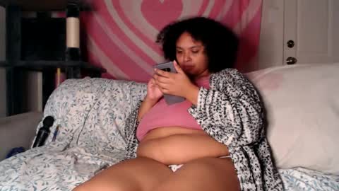 Snapshot of tasteekitty chatting on October 7, 2025, 8:11 am Tastee Kitty online show from October 7, 2025, 8:11 am