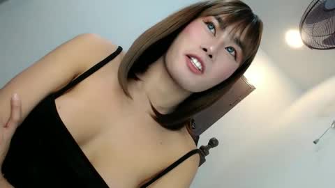 Snapshot of tasty_vannesa1928 chatting on October 29, 2025, 2:25 am Vannesa online show from October 29, 2025, 2:25 am