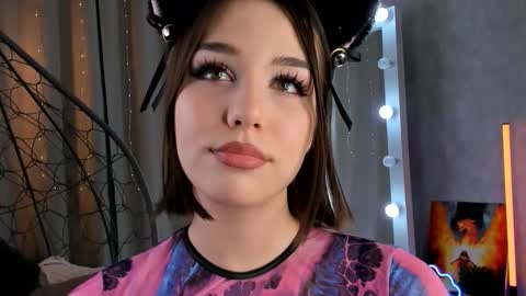 Tate online show from November 28, 2025, 7:16 pm