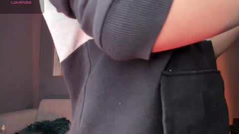 tati_marino online show from March 11, 2025, 7:47 pm