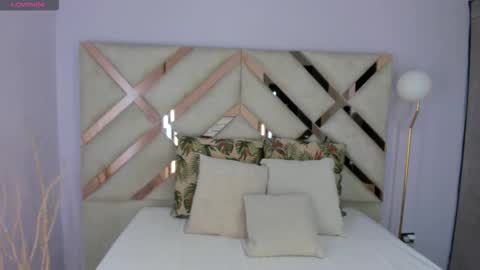 Tati Saldarriaga online show from November 21, 2025, 5:44 pm