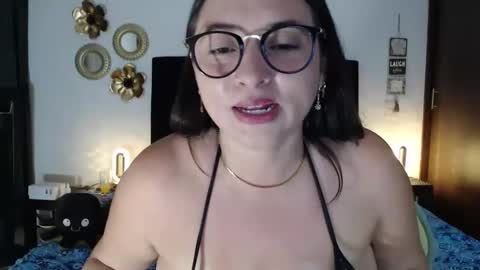 tatiana_monteros online show from November 9, 2025, 3:38 am