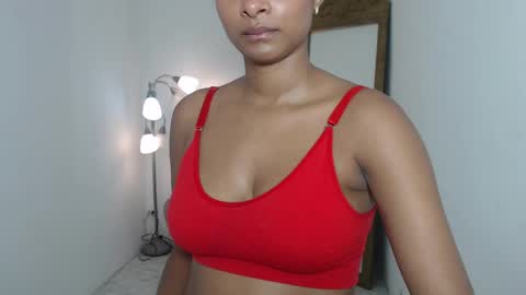 Snapshot of tatiana_oconell2 chatting on October 16, 2025, 3:07 am isabel online show from October 16, 2025, 3:07 am