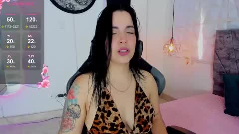 Tatiana SC online show from November 5, 2025, 1:33 pm