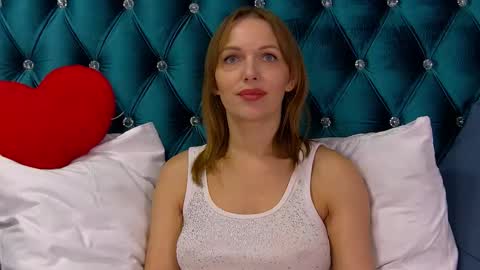 TatiBugati online show from February 4, 2026, 6:19 am