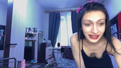 Snapshot of tatika_williams chatting on February 25, 2026, 1:10 pm tatika_williams online show from February 25, 2026, 1:10 pm