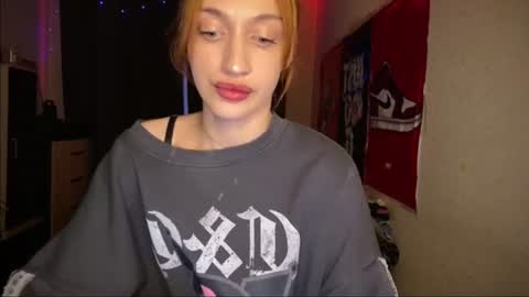Snapshot of tatika_williams chatting on June 23, 2026, 5:33 pm tatika_williams online show from June 23, 2026, 5:33 pm