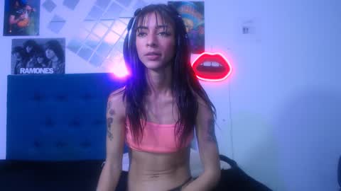 Snapshot of tatis_blux chatting on December 12, 2024, 11:25 pm Tatiana online show from December 12, 2024, 11:25 pm